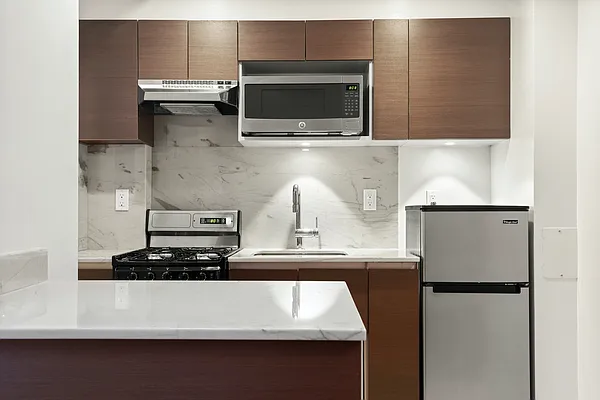 Rented by Stonehenge NYC LLC | media 4