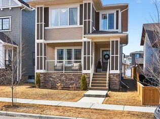 825 E Reynolds Mnr SW, Airdrie, AB T4B5G2