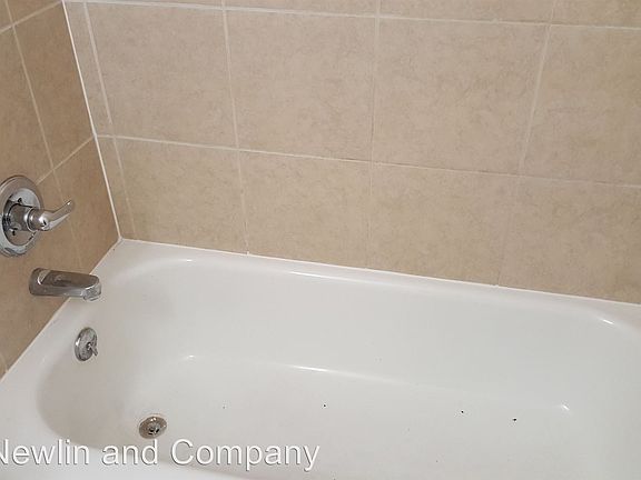 5th image of 2409 W Avenue N APT 1
