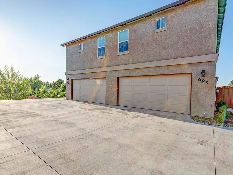 695 Mission De Oro Dr — Photo 4