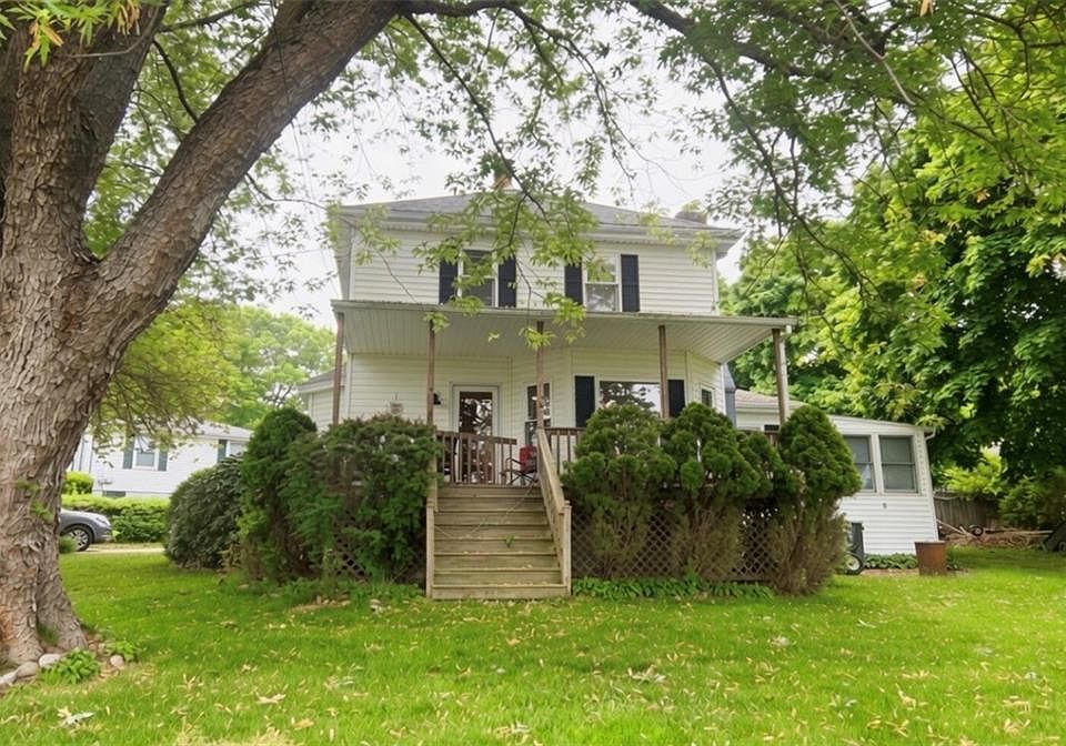1st image of 49 Grinnell Ave