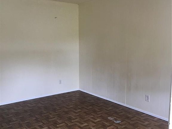 2nd image of 706 Moonlight Dr