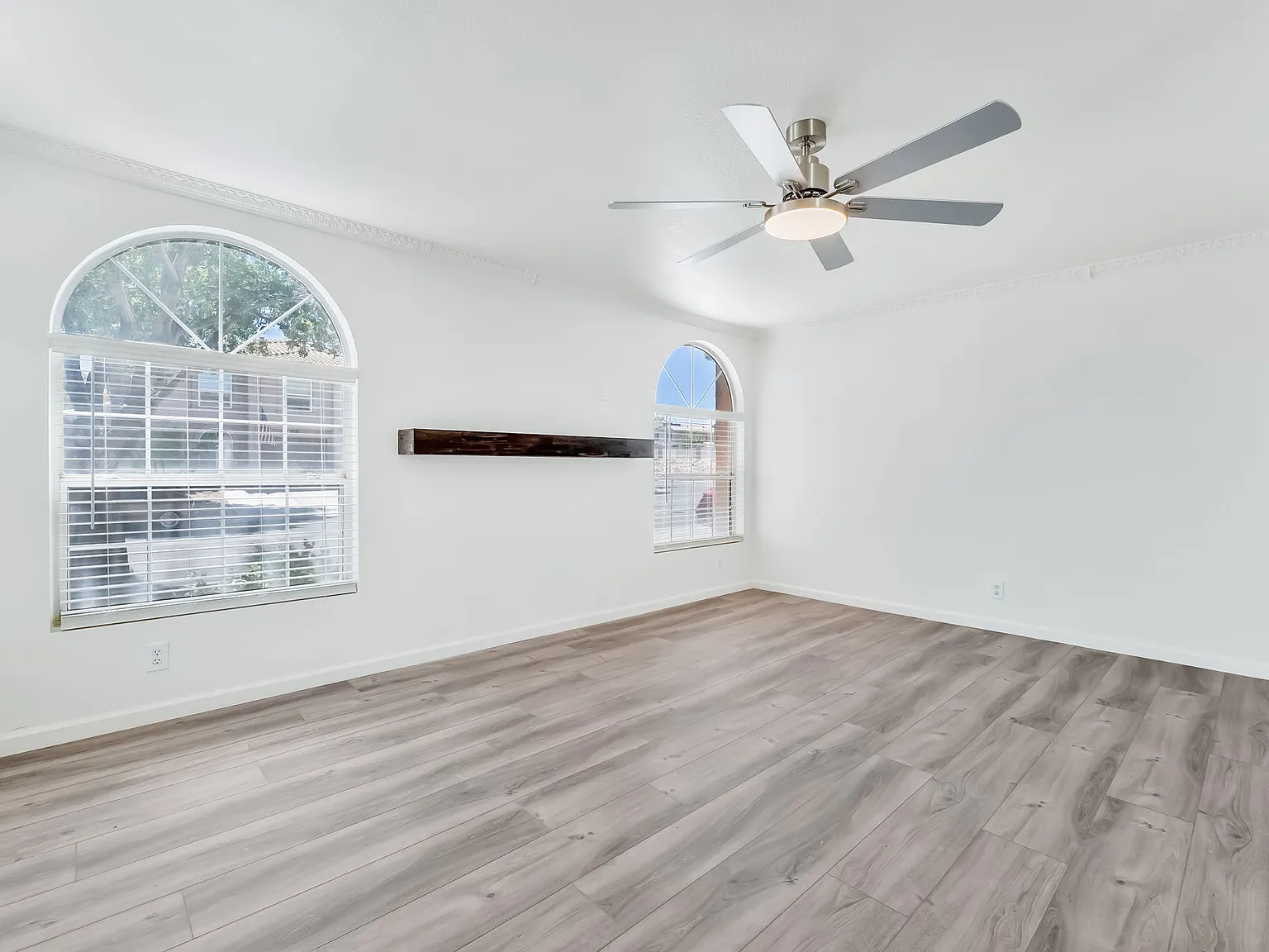 3 bed, 2.5 bath, 1600 sqft, $2,150 — Photo 4