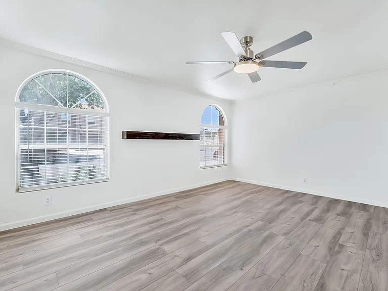2840 Floral Peak Dr — Photo 4