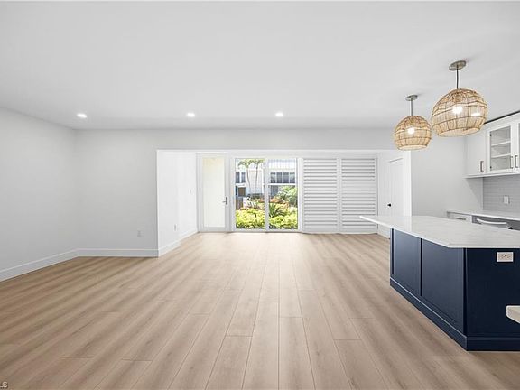 2nd image of 333 Harbour DR #109