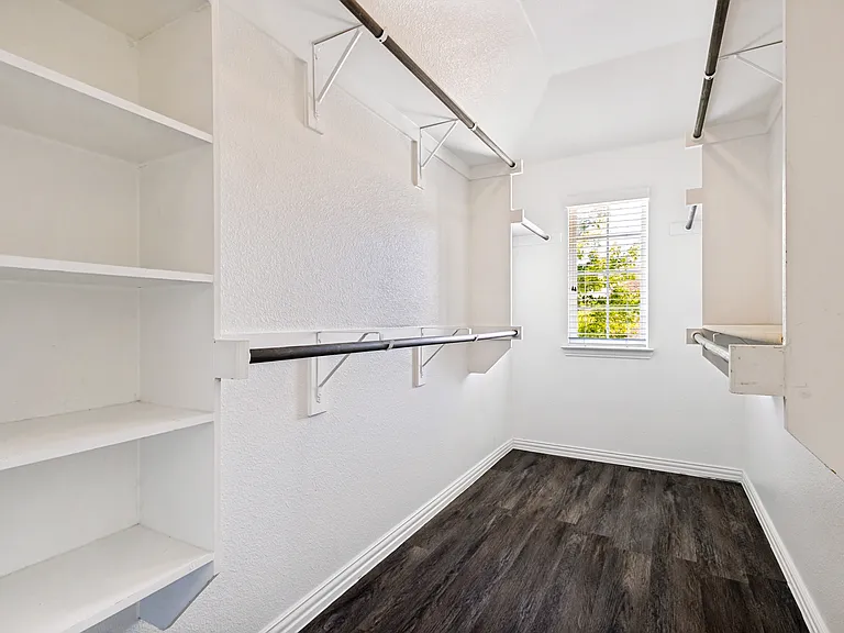 241 Barrington Ln — Photo 17