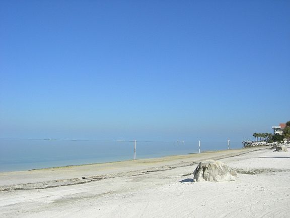 Beautiful white sands beach is perfect for a pcinic!
