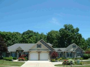 9054 Legacy Ct, Temperance, MI 48182