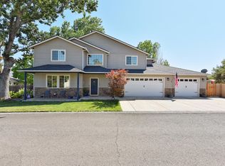 104 Skyler Ln, Phoenix, OR 97535