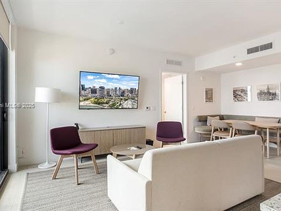 5th image of 601 NE 1st Ave Unit 4005