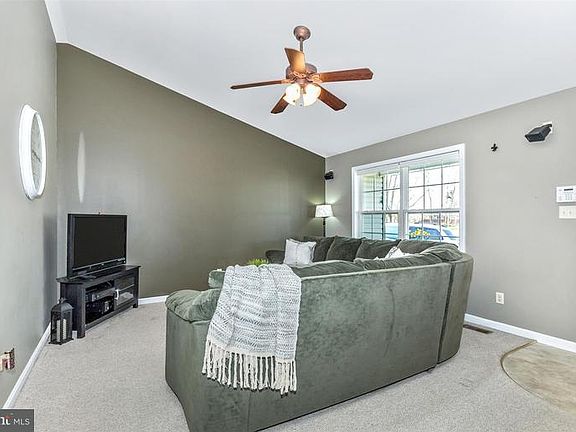 3rd image of 18932 Diller Dr