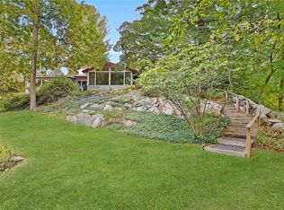 31 Whippoorwill Rd E, Armonk, NY 10504