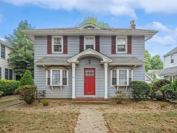 82 Hudson Rd, Floral Park, NY 11001