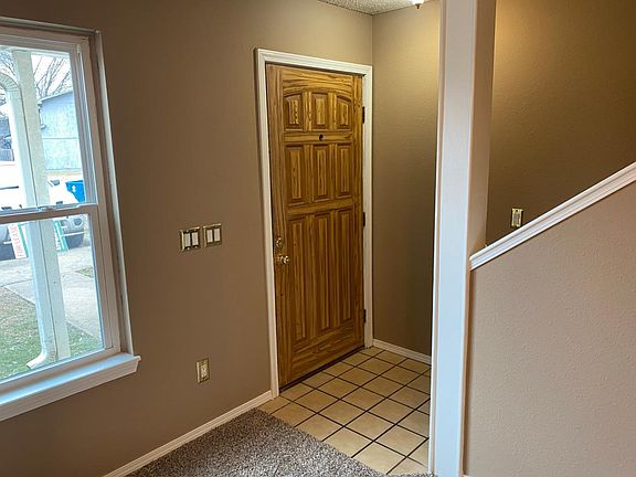 2nd image of 708 Durham Ln