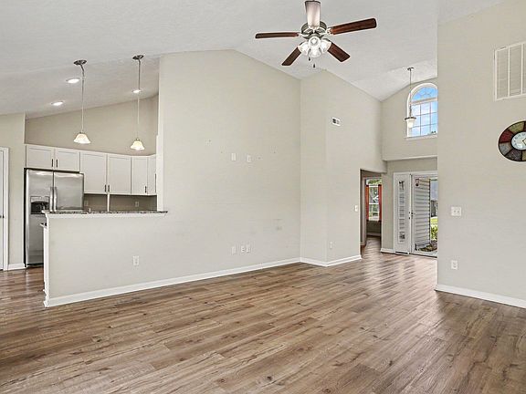 5th image of 440 Levanto Rd.
