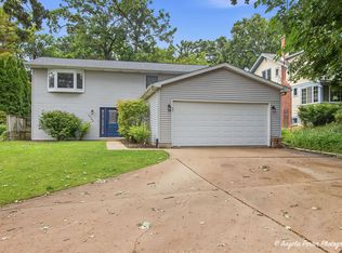 25194 W Buena Ave, Lake Villa, IL 60046