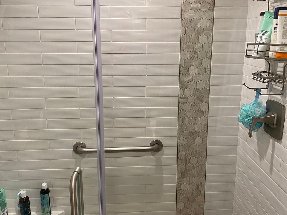Shower - Beautiful tile with accents