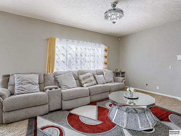 5th image of 4505 Waterford Ave