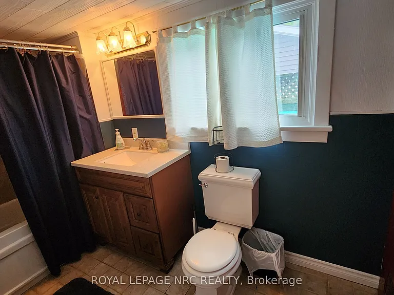 215 Devon Pl — Photo 8
