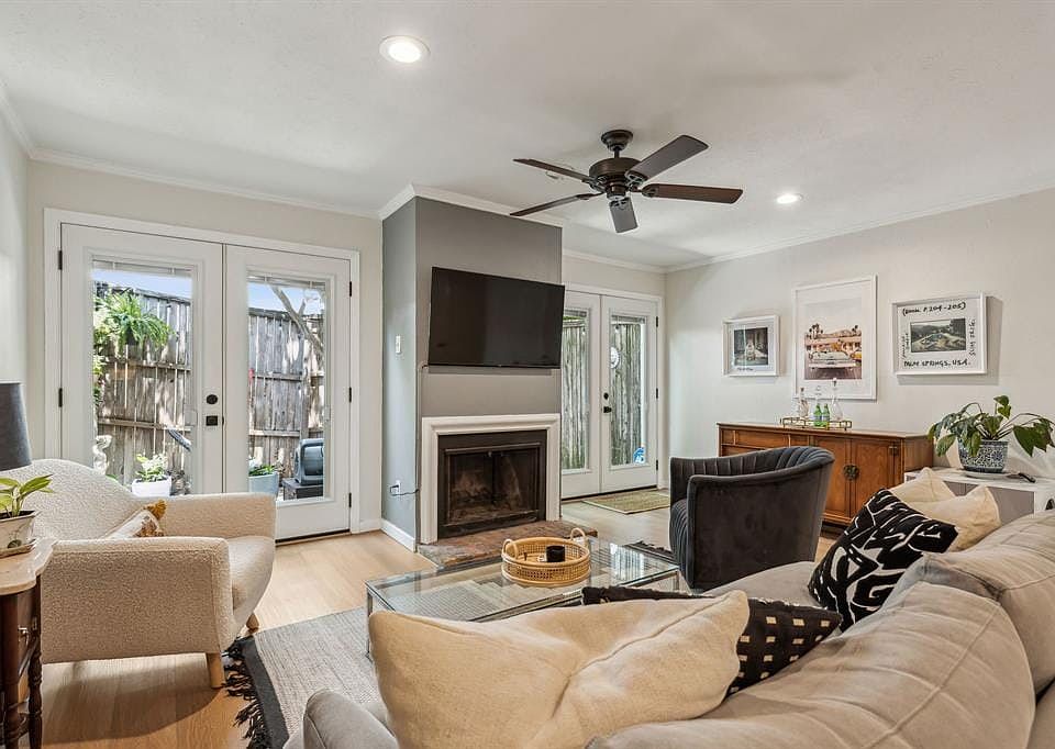 1st image of 3627 Dickason Ave #5