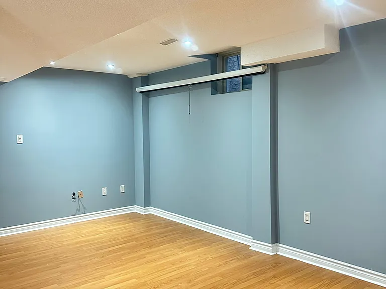84 Forecastle Rd #BASEMENT — Photo 12