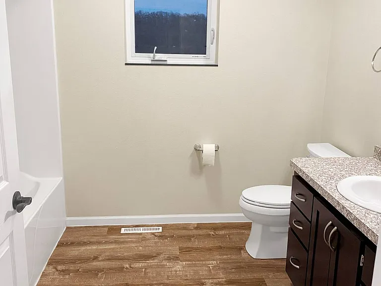 534 Hanover Hill Ln — Photo 8