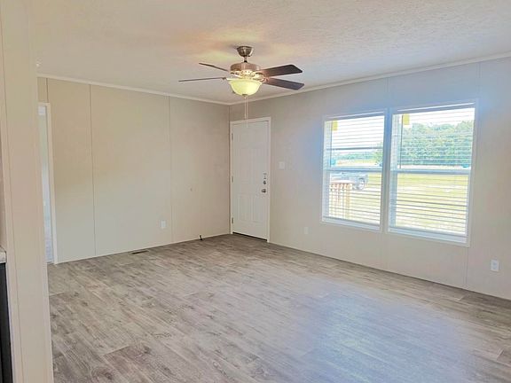 2nd image of 115 Hunt Ln