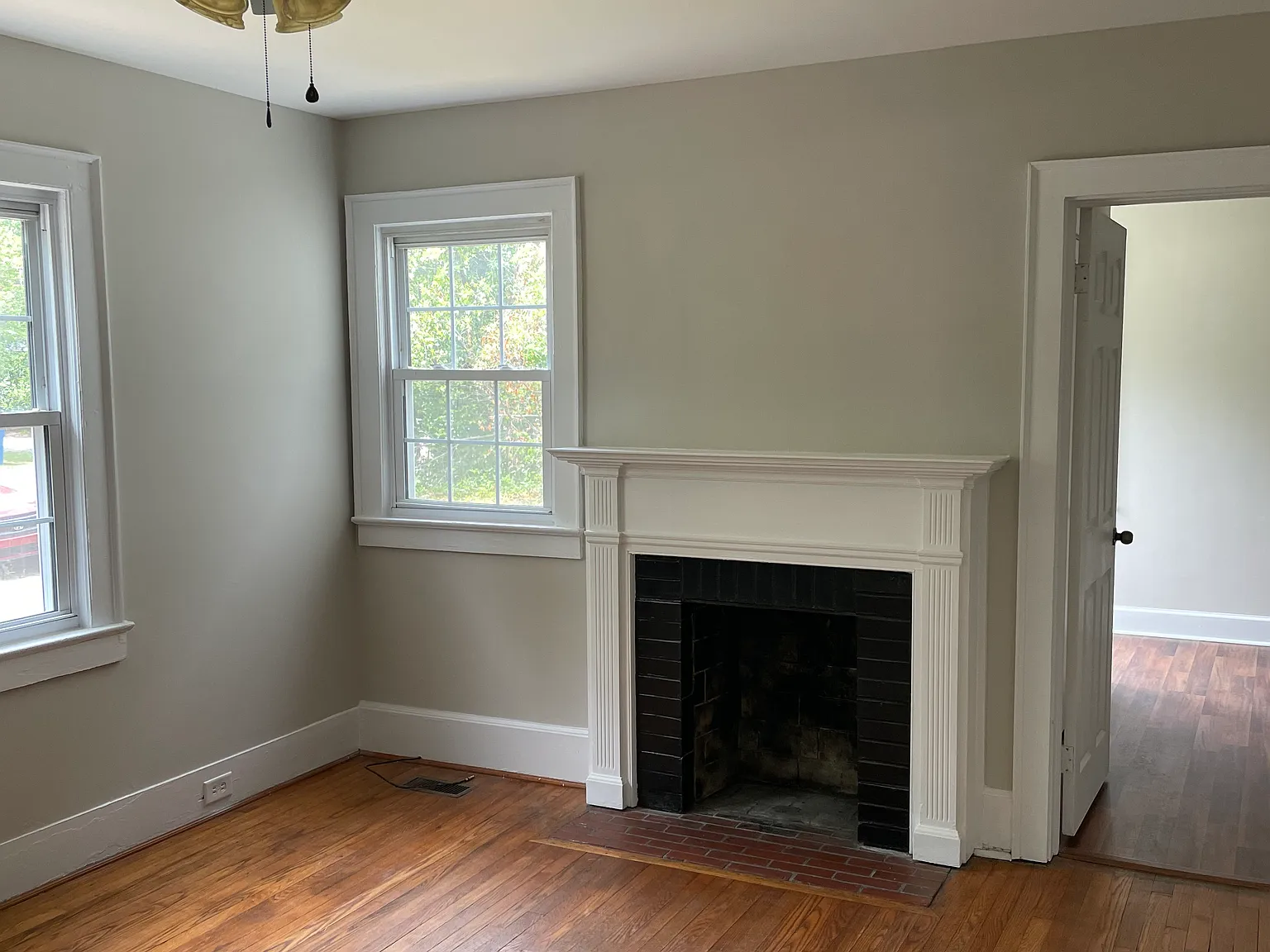 1005 Bryan Ave — Photo 2