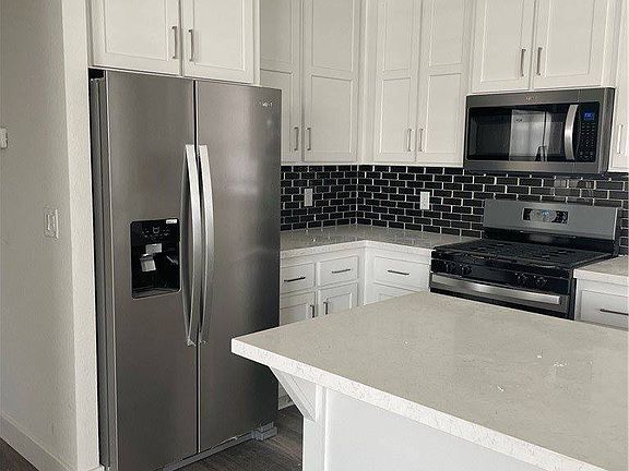 3rd image of 4095 Fruit St Space 607