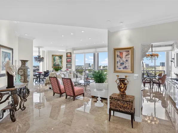 3598 Yacht Club Dr #Penthouse 2, Miami, FL 33180