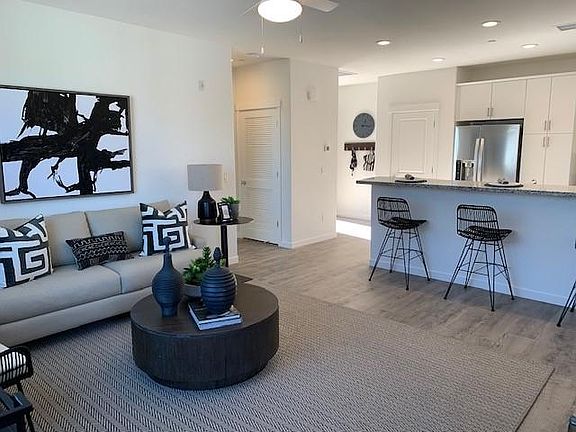 4th image of 655 W Spain St #11