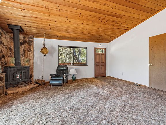 5th image of 13024 Burns Ct