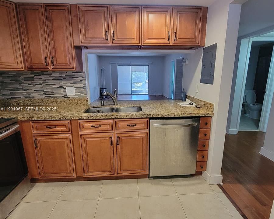 1st image of 4321 NW 9th Ave APT 102