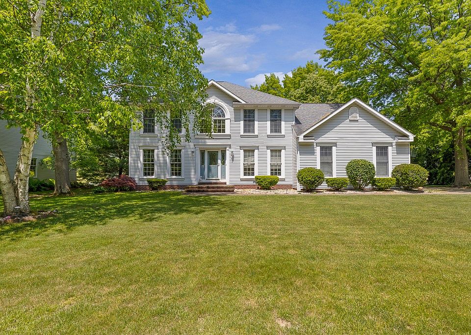 1st image of 6424 Downhill Dr