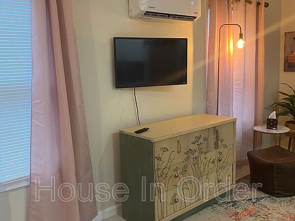 4th image of 305 8th Ave E Unit 104