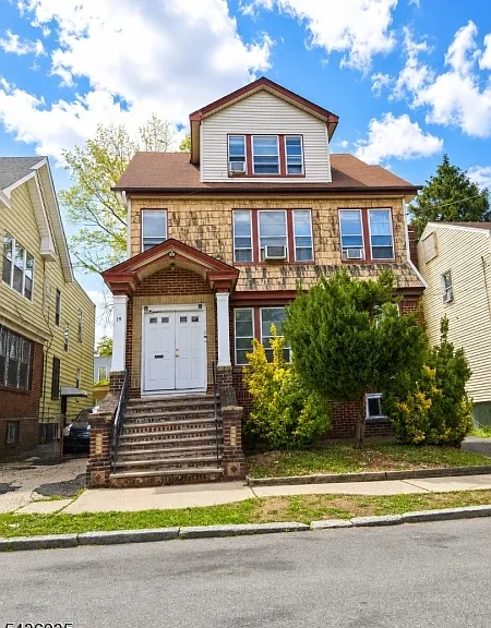 19 Bayview Ave #2 — Photo 2
