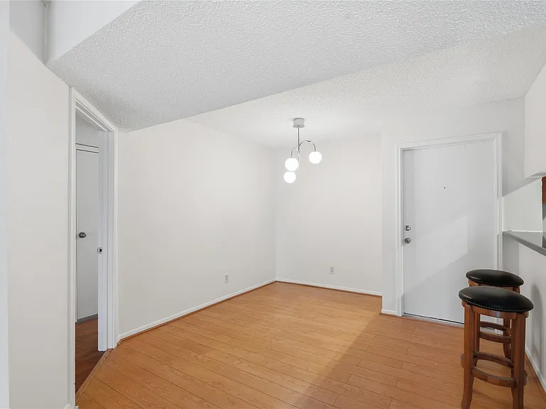 10110 Forum West Dr #321 — Photo 7