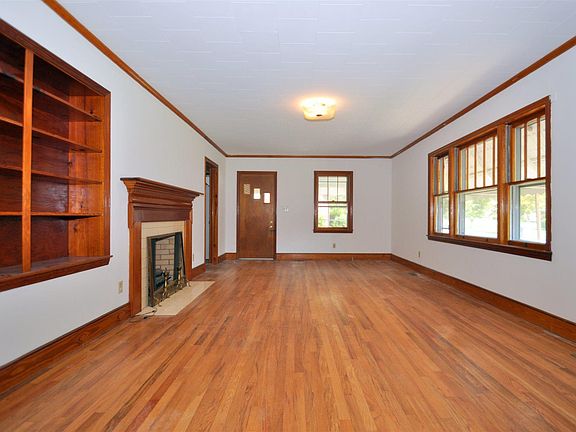 4th image of 1723 Clarkson Ave