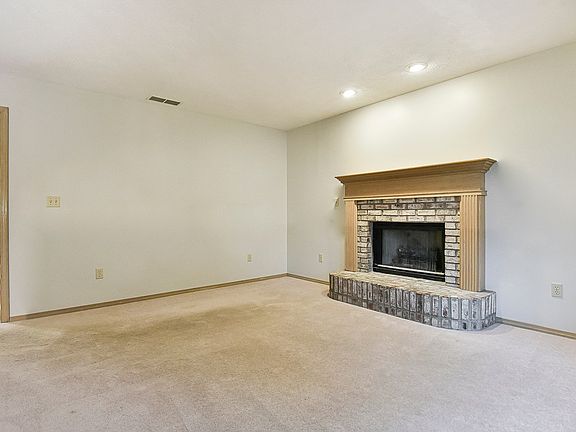 5th image of 2506 W Brewster Ct