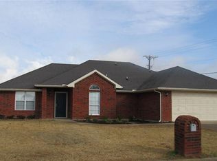 1300 Buckingham Ln, Kaufman, TX 75142