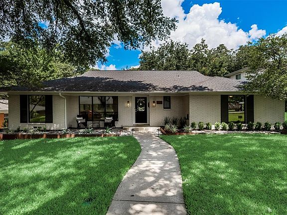 3rd image of 6833 Blackwood Dr