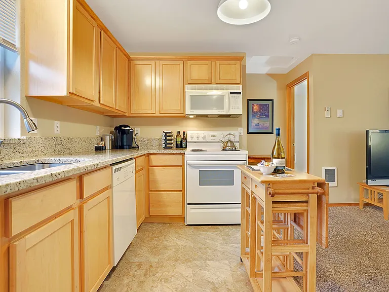 731 Elm St SW #A — Photo 13