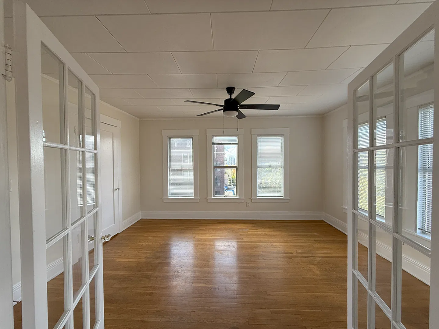 Glen Ellen Apartments — Photo 2