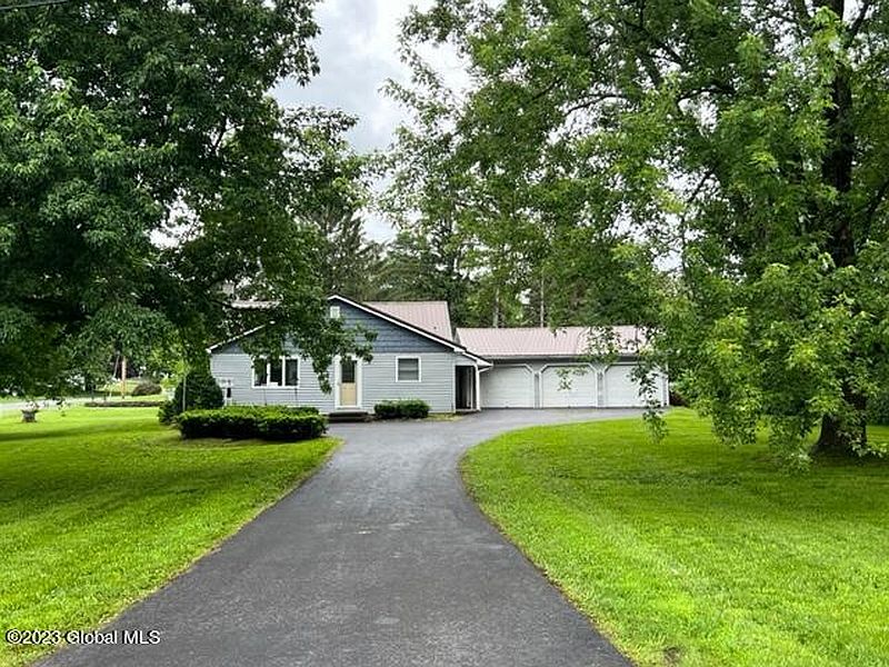 3rd image of 158 PARRY Boulevard