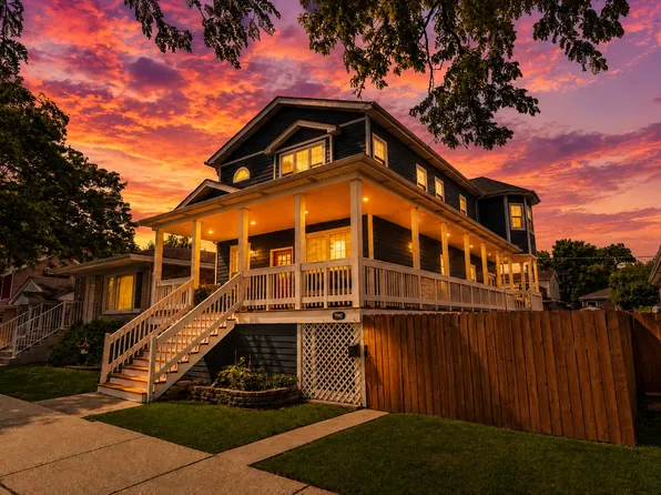7042 W Berwyn Ave, Chicago, IL 60656