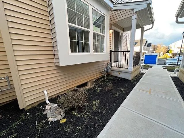 1302 Lexington Mews — Photo 3