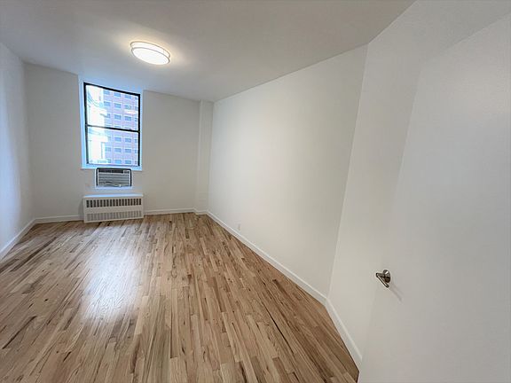 4th image of 56 Beaver St APT 804