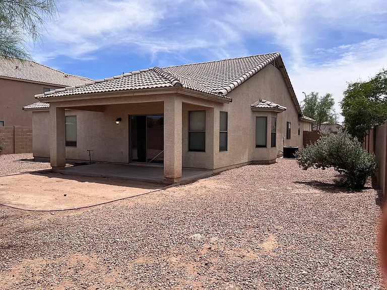 1576 E Gabrilla Dr — Photo 2