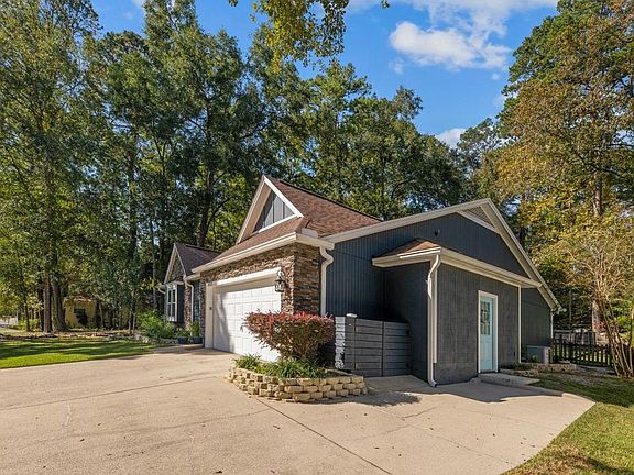 3rd image of 3430 John Hancock Dr