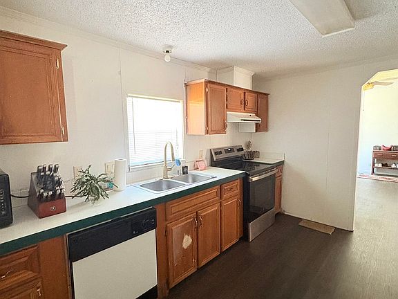 5th image of 366 S Oak Rd